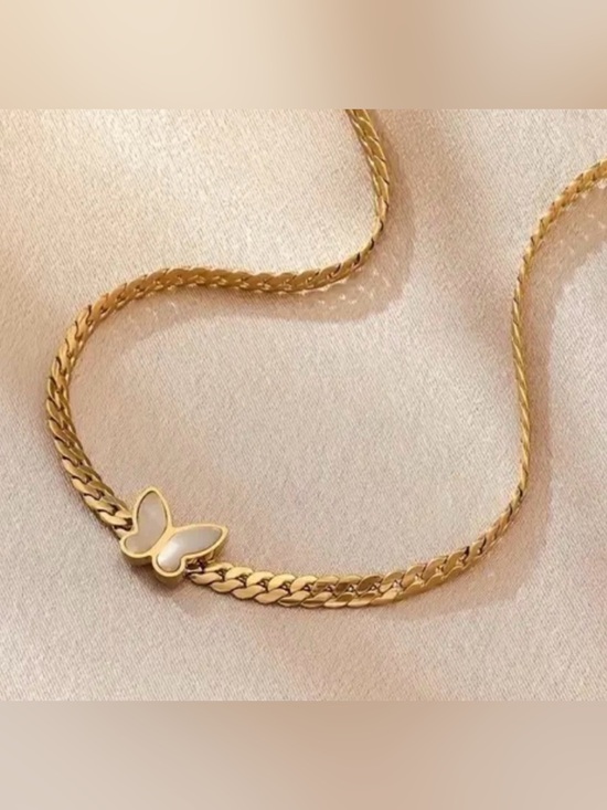 Jewelry - Dainty Mother of Pearl Butterfly Pendant Gold Plated Cuban Chain Necklace Boho
